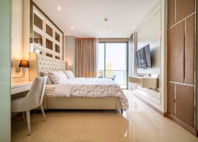 3 Bedrooms Condo in The Riviera Wong Amat Beach Wongamat C011742