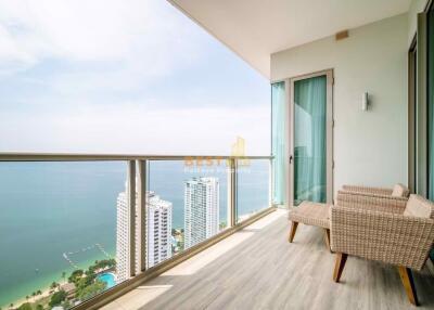 3 Bedrooms Condo in The Riviera Wong Amat Beach Wongamat C011742