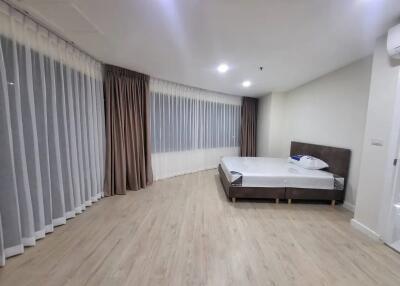 Moon Tower 4 bedroom condo for rent