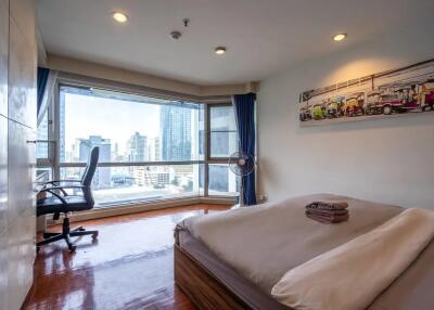 Sukhumvit Suite 1 bedroom condo for sale