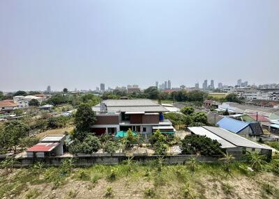 Panoramic view overlooking the city skyline from a property