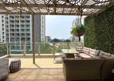 1 Bedroom Condo in The Riviera Wong Amat Beach Wongamat C011509