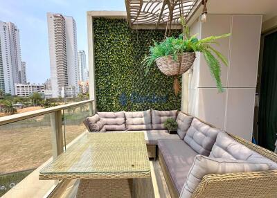 1 Bedroom Condo in The Riviera Wong Amat Beach Wongamat C011509