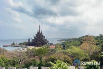 Condominium with Private Beach at Wongamat