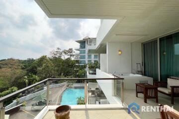 Condominium with Private Beach at Wongamat