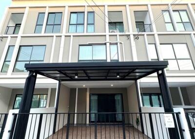 Townhouse for Rent at Patio Srinakarin-Rama9