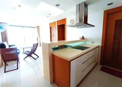 Corner unit with 2 bedrooms and balcony for sale