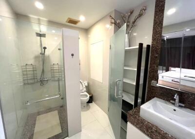 Comfortable 2-bedroom Condo in Wongamat