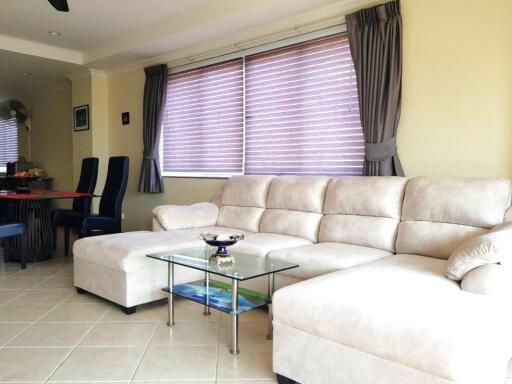 Large 2 bedroom Condo in Jomtien