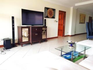 Large 2 bedroom Condo in Jomtien