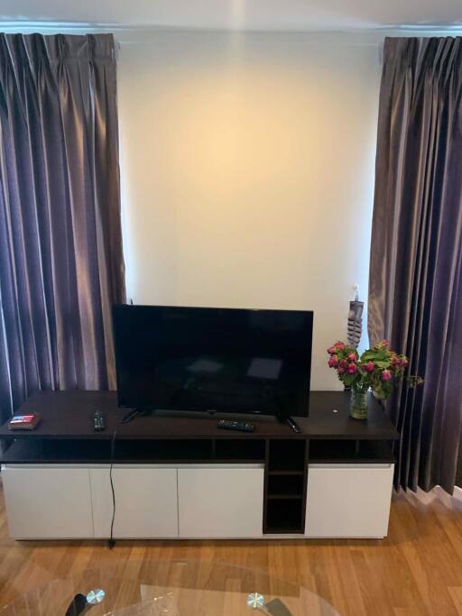 3 bed Condo in LPN Tower Yan Nawa District C020928