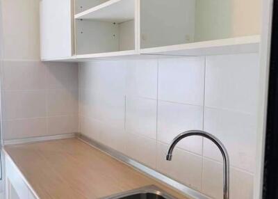 3 bed Condo in LPN Tower Yan Nawa District C020928