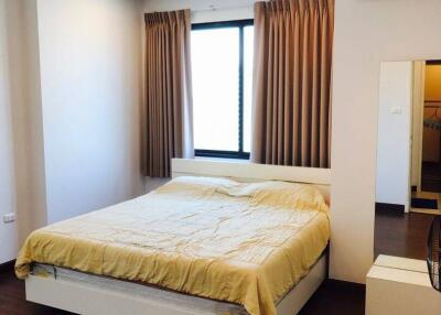 2-BR Condo at Supalai Premier Place Asok near MRT Phetchaburi