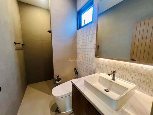 3 Bedrooms Villa / Single House in Panalee Banna Huay Yai H011748