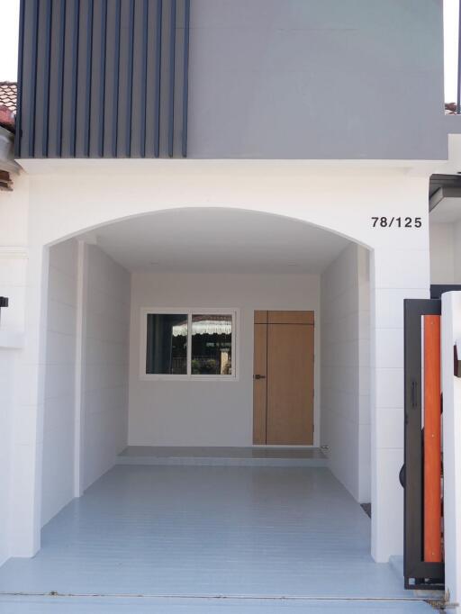 Renovated Semi-Detached house for rent at Chalong