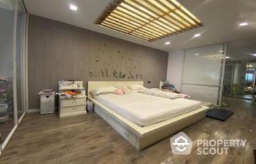 3-BR Townhouse near BTS Saphan Khwai