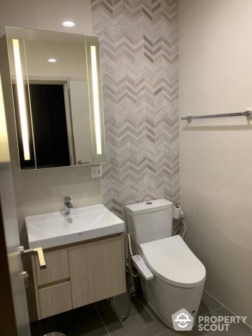 1-BR Condo at Oka Haus Sukhumvit 36 near BTS Thong Lor