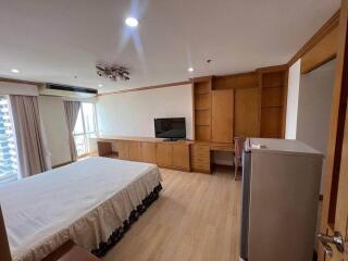 Condo for Rent at Silom Suite Condominium