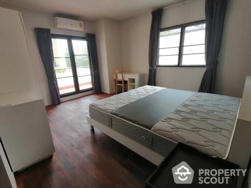 3-BR Apt. near MRT Phetchaburi