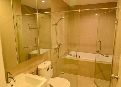 1-BR Condo at Villa Asoke near MRT Phetchaburi (ID 7955)