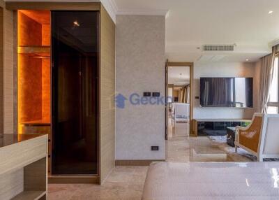 2 Bedrooms Condo in The Riviera Ocean Drive Jomtien C011513