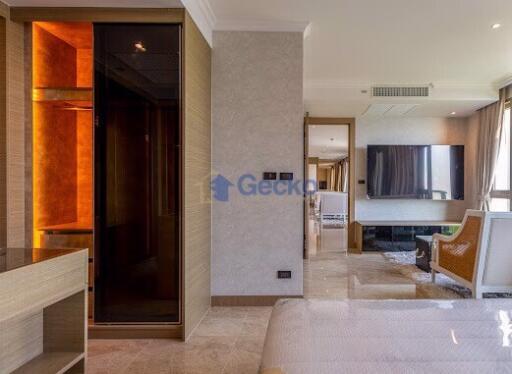 2 Bedrooms Condo in The Riviera Ocean Drive Jomtien C011513