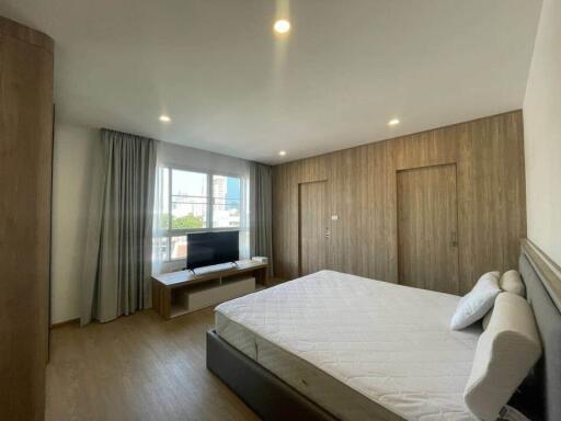 Condo for Sale at Baan Siri Sathorn