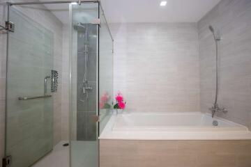 Beautiful 1 BR Condo to Rent at S Condominium, Siri Mangkalajarn Rd