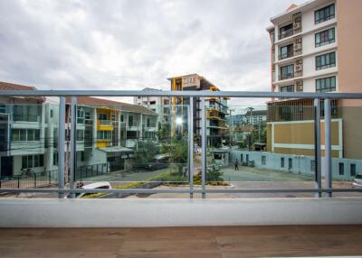 Beautiful 1 BR Condo to Rent at S Condominium, Siri Mangkalajarn Rd