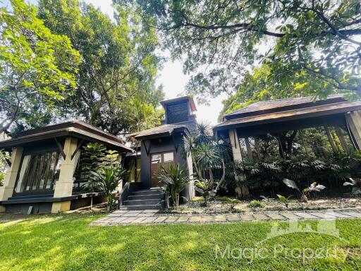 5 Bedroom Luxury House for sale in Ekkamai 22, Watthana, Bangkok