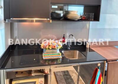 Condo at Edge Sukhumvit 23 for rent