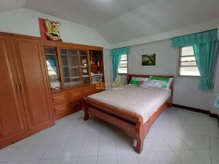 3 Bedrooms Villa / Single House in Baan Chalita Na Kluea H011757