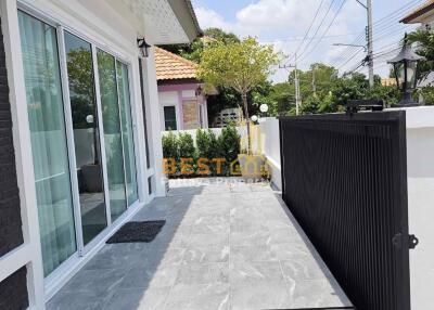 3 Bedrooms Villa / Single House in Rattanakorn 15 East Pattaya H011756