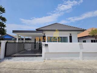 3 Bedrooms Villa / Single House in Rattanakorn 15 East Pattaya H011756