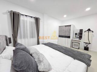 3 Bedrooms Villa / Single House in Rattanakorn 15 East Pattaya H011756