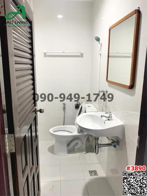 Bright and clean bathroom with modern amenities
