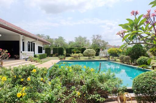 3 Bedroom Charknok Grand Villa in East Pattaya