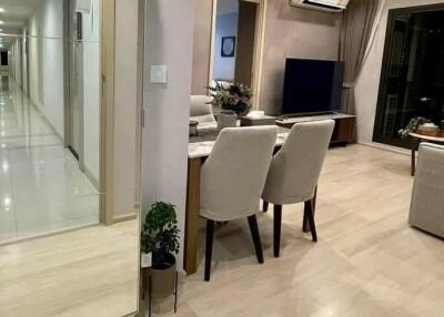 2-BR Condo at Life One Wireless near BTS Phloen Chit