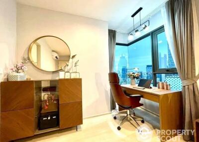 2-BR Condo at Life One Wireless near BTS Phloen Chit