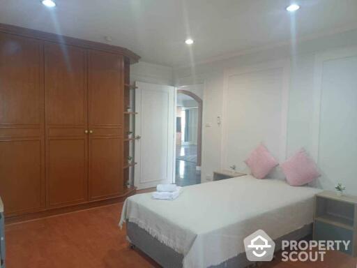 3-BR Condo at The Waterford Park Sukhumvit 53 Condominium near BTS Thong Lor