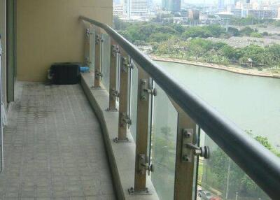 2-BR Serviced Apt. near BTS Asok