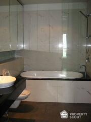 2-BR Serviced Apt. near BTS Asok