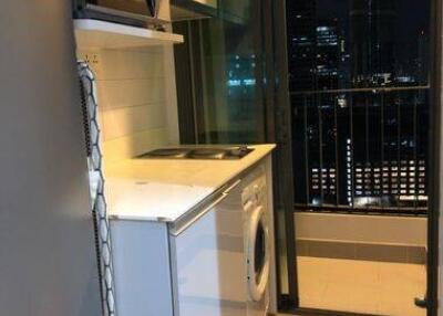 1-BR Condo at Ideo Mobi Phayathai near BTS Phaya Thai