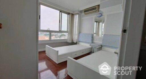 2-BR Condo at River Heaven Chareonkrung in Bang Kho Laem