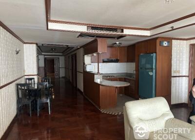 2-BR Condo at Las Colinas near BTS Asok