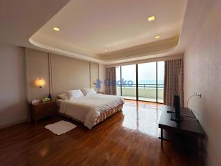 3 Bedrooms Condo in Sunset Height Condominium Na Jomtien C011520