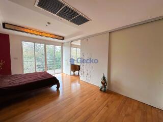 1 Bedroom Condo in Pine Shores Na Jomtien C011519