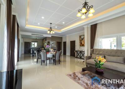 Brand new renovated house with private pool