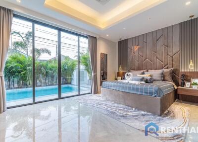 Pool Villa Only 500 meters to Dongtan/Jomtien Beach with a Private Beach Access in a Gated Community for Sale!