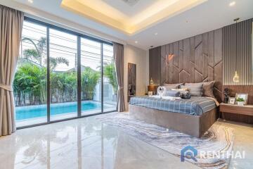 Pool Villa Only 500 meters to Dongtan/Jomtien Beach with a Private Beach Access in a Gated Community for Sale!